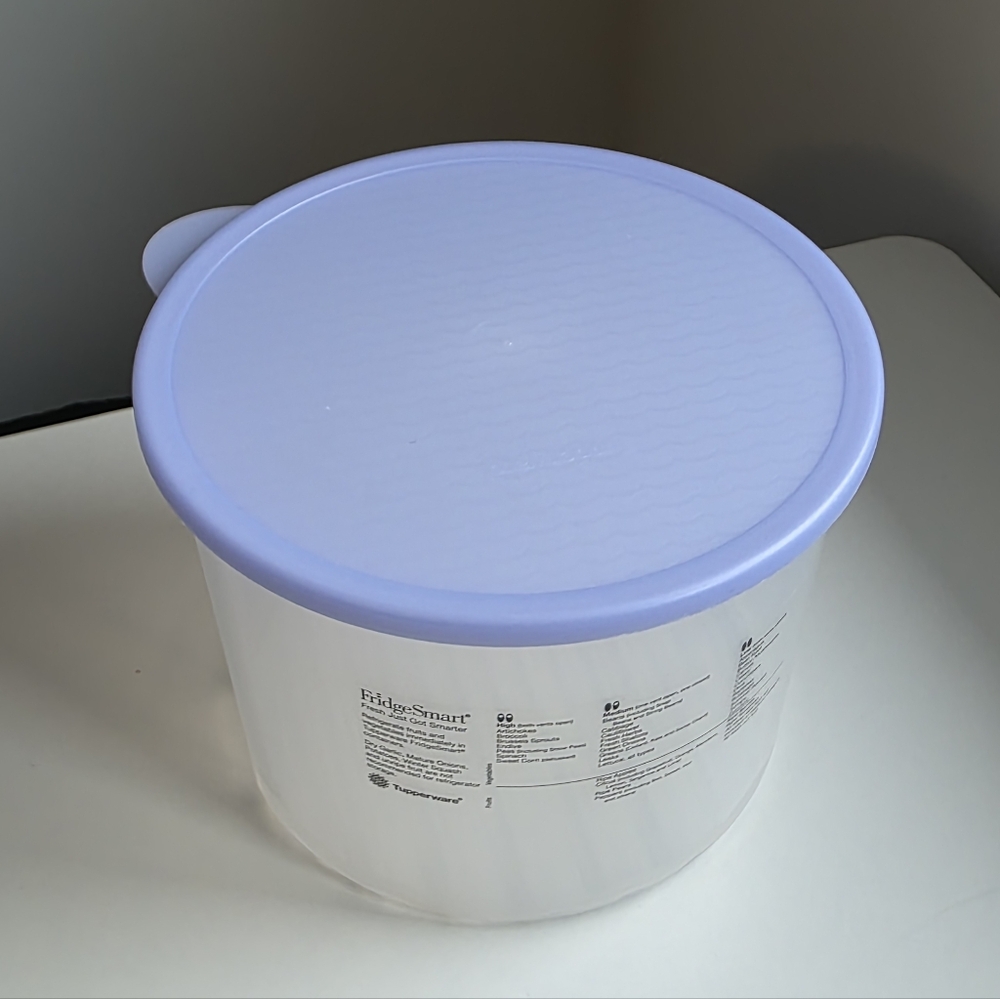 Tupperware FridgeSmart Lettuce Container - Picture 4 of 10